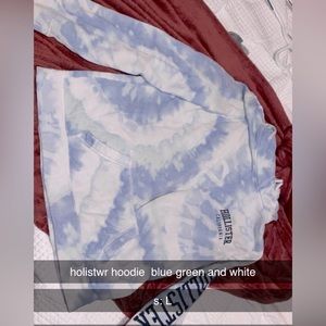 hollister hoodie size L